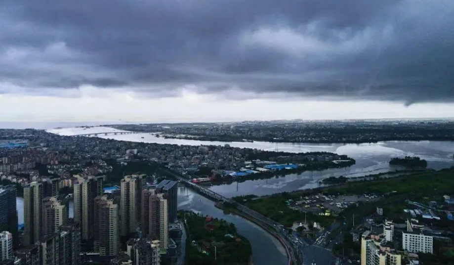 雨季走海内集装箱海运需要注重事项