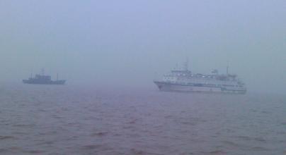 青岛港橙色海优势险预警，，，，，，相关海域已实验禁限航